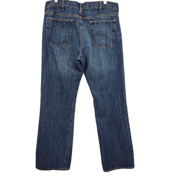 Old Navy Mens Classic Fit Jeans Actual Size 38x33 Medium Wash 100% Cotton - Picture 2 of 8